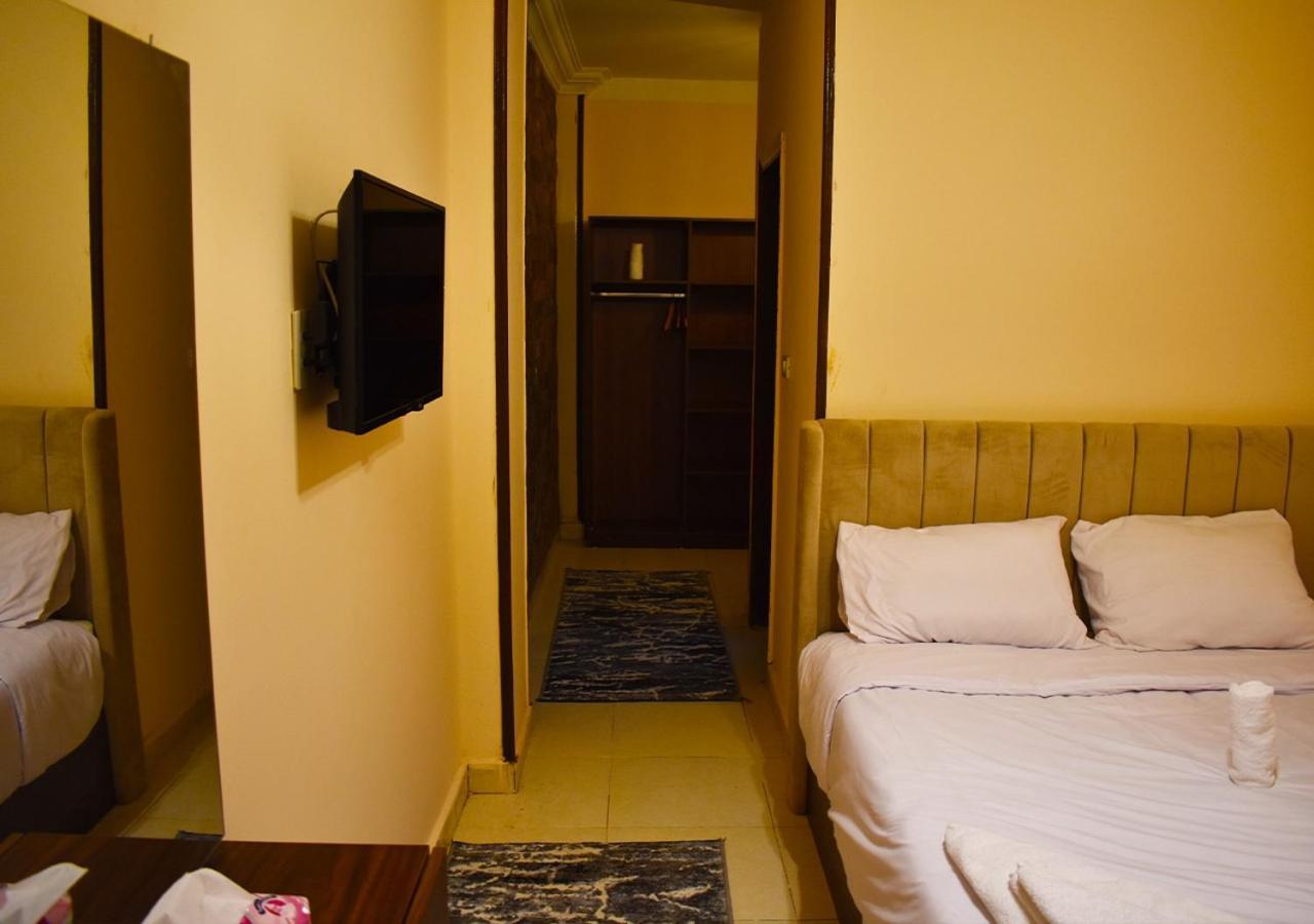 Badr Pyramids View Guest house