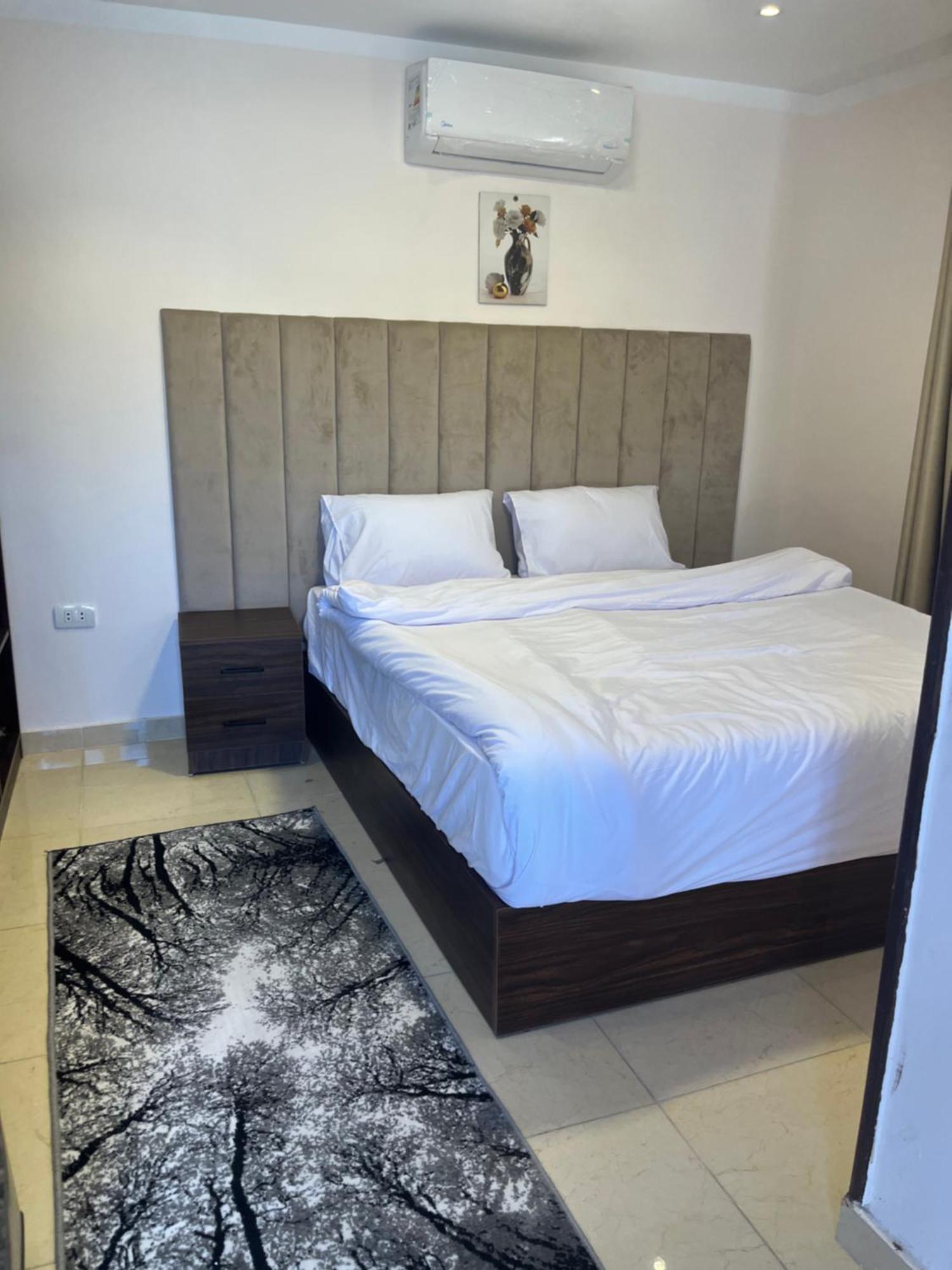 Badr Pyramids View Guest house